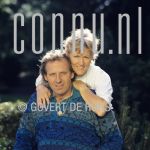 09-07-1988 Koos and Joke Alberts at Home Harderwijk

[keywords]Smiling, Eyecontact, Posed, Singer, Half Length, Location[/keywords]